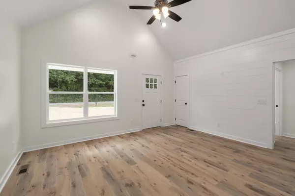 Erin, TN 37061,3763 Highway 231