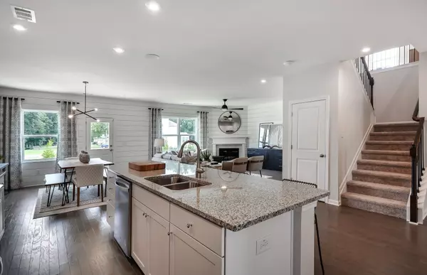 La Vergne, TN 37086,211 Land Breeze Drive