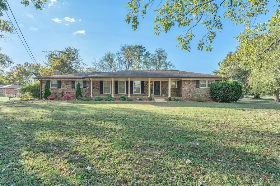 166 Oak Valley Dr, Nashville, TN 37207