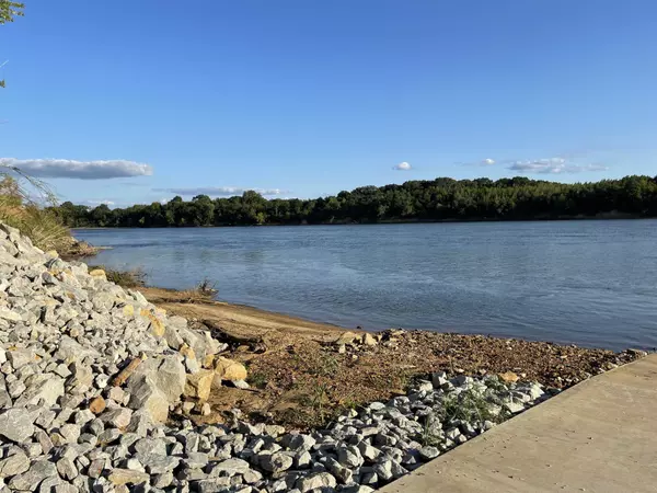 Crump, TN 38327,0 CATFISH LN