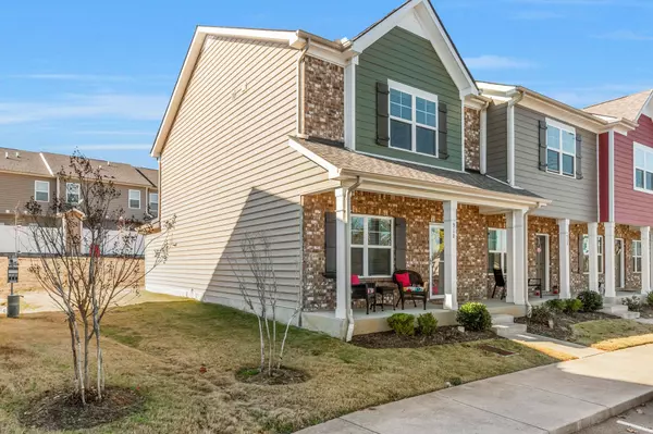 910 Bradburn Village Cir, Antioch, TN 37013