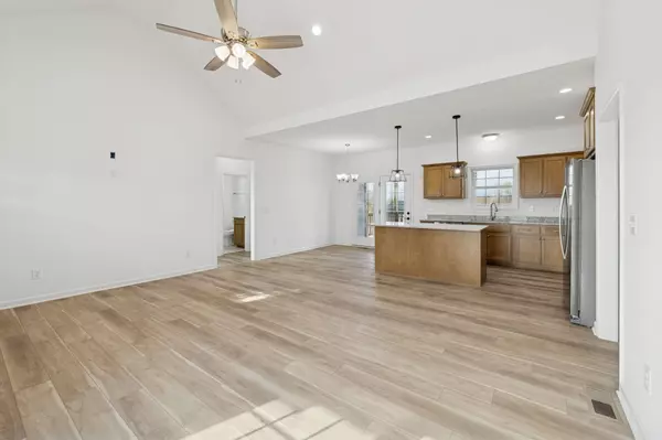 Lafayette, TN 37083,125 Makinley Dr