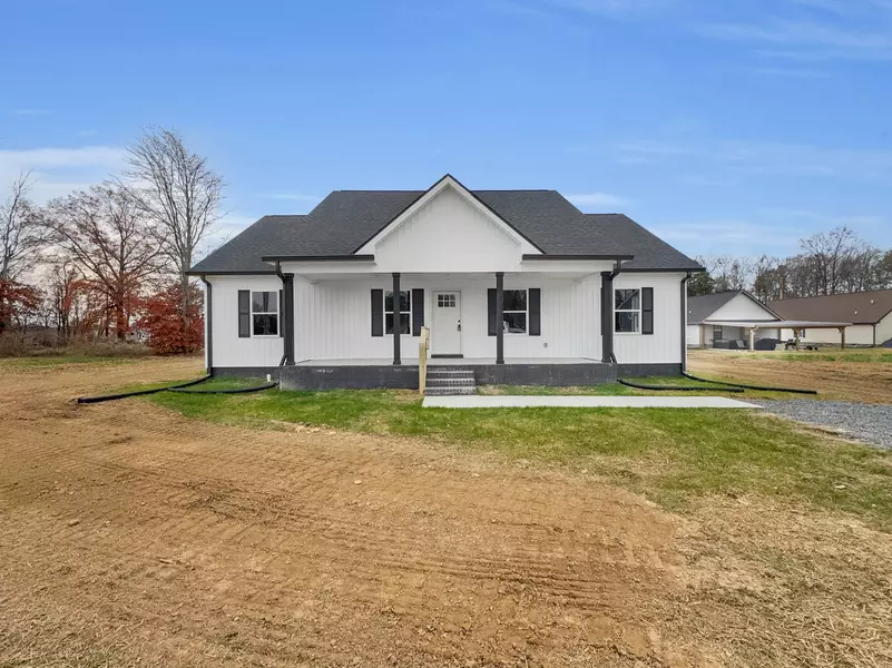 303 Cassie Dr, Lafayette, TN 37083