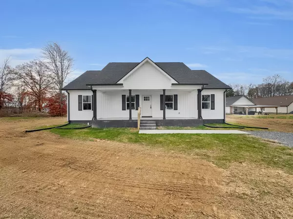 303 Cassie Dr, Lafayette, TN 37083