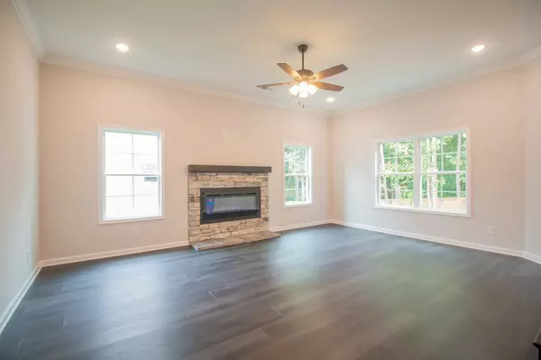 Clarksville, TN 37042,288 Timber Springs