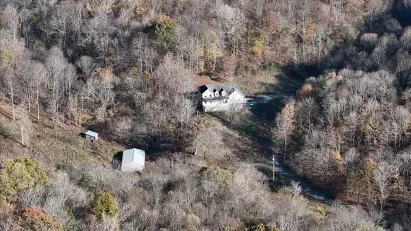 Lafayette, TN 37083,1420 White Hollow Ln