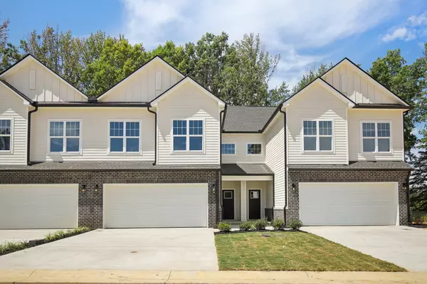 1032 Stagecoach Dr, White House, TN 37188