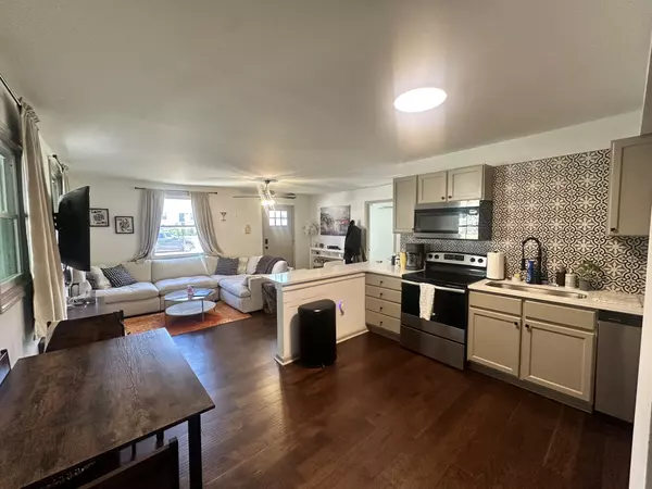 913 Morrow Rd, Nashville, TN 37209