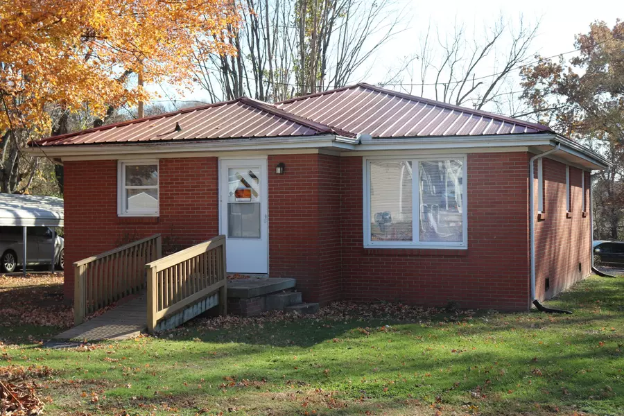 300 Walton Ave, Lafayette, TN 37083