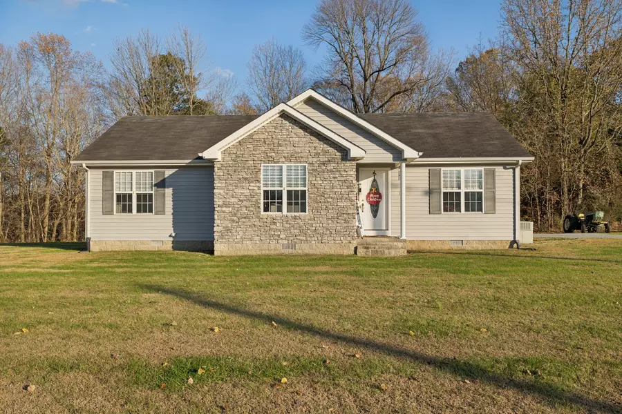 104 Leigh Anna Cir, Lafayette, TN 37083