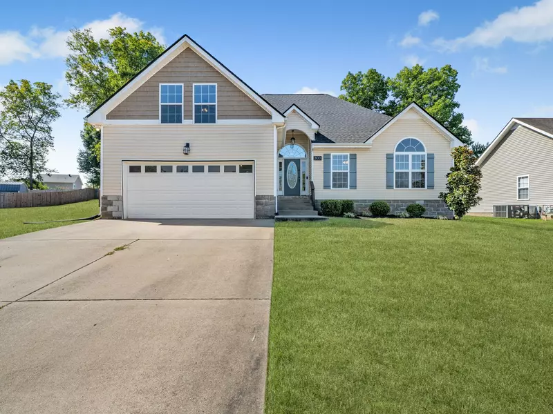 800 Cindy Jo Ct, Clarksville, TN 37040