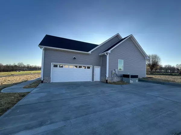 Lafayette, TN 37083,159 Creekside Lane