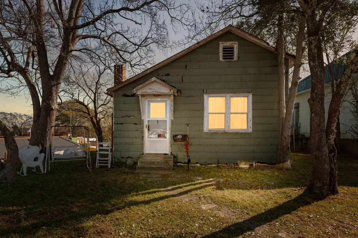 Centerville, TN 37033,104 Bank Ave