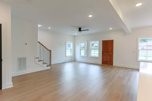 Nashville, TN 37207,127 Cleveland St