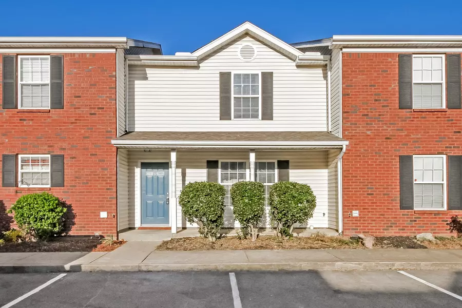 969 Evie Ann Ln, La Vergne, TN 37086