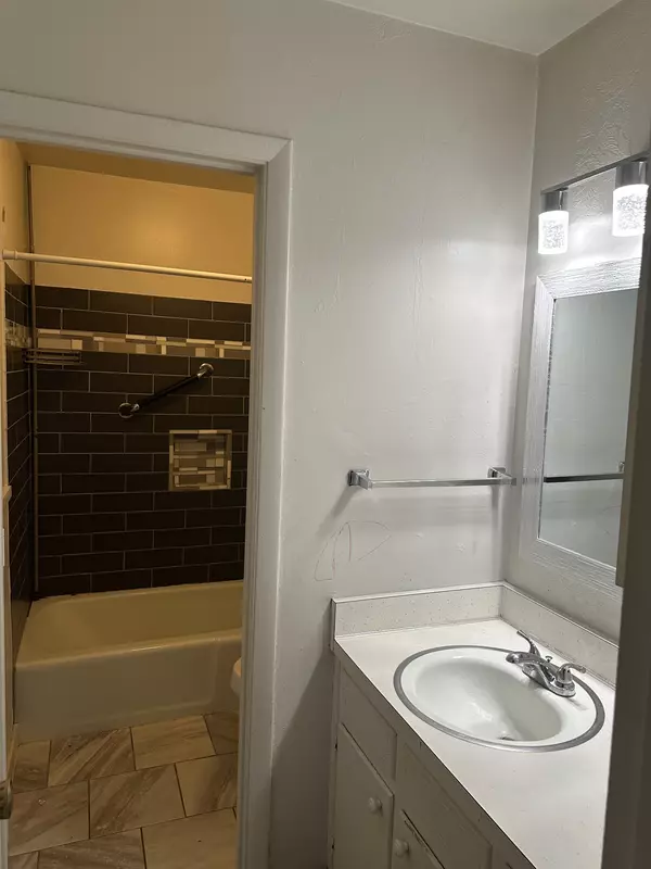 Nashville, TN 37211,370 Wallace Rd #G3