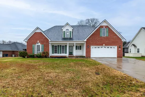 635 Shadowbrook Dr, Columbia, TN 38401