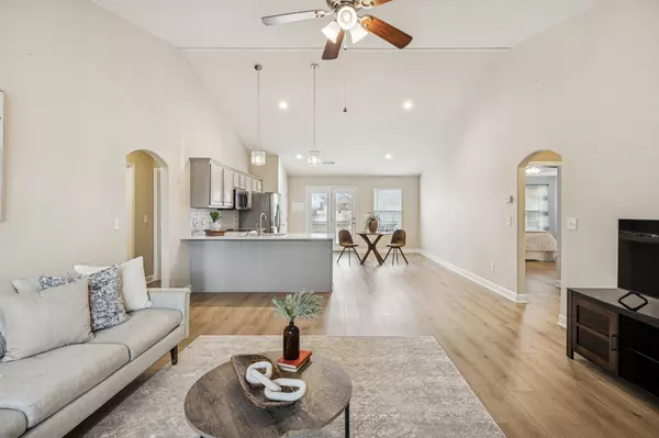 Columbia, TN 38401,2275 Honey Farm Way