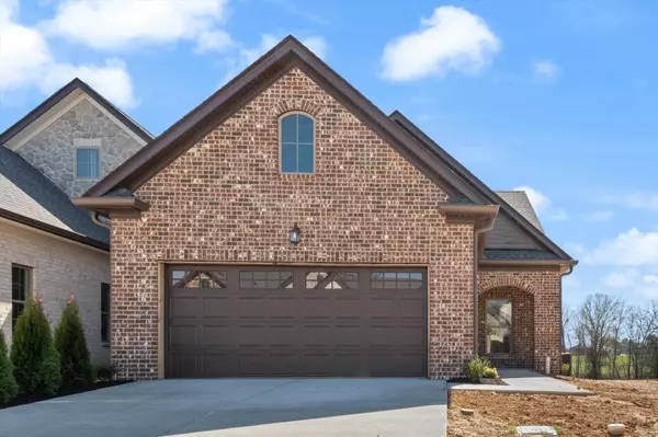 477 W Foxrun, Springfield, TN 37172