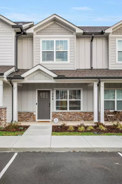 206 Bell Forge Ct, White Bluff, TN 37187