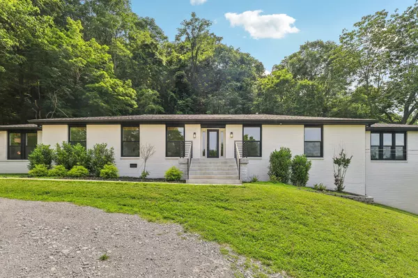 Brentwood, TN 37027,5527 Hillview Dr