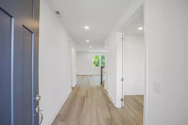 Columbia, TN 38401,1564 Oak Springs Drive