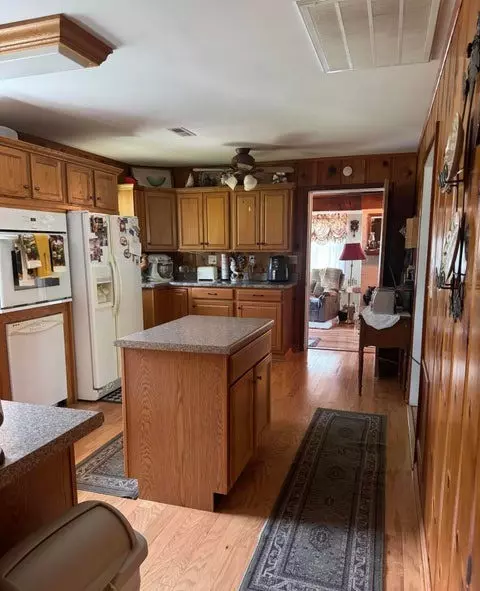 Centerville, TN 37033,917 Columbia Ave