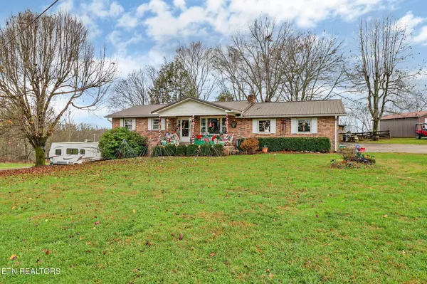 2620 Deer Lodge Hwy, Deer Lodge, TN 37726