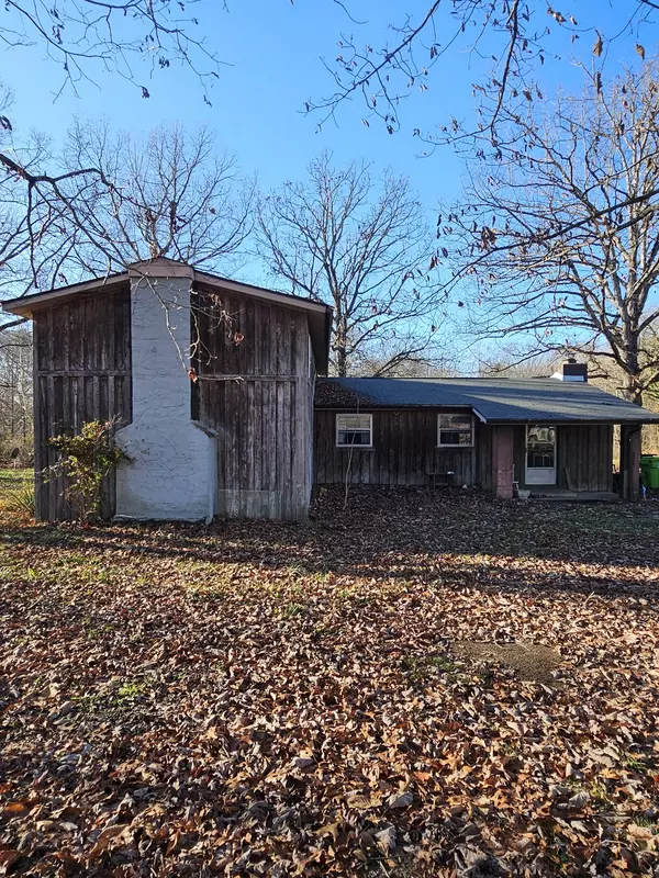 409 Tom Welch Rd, Crossville, TN 38571