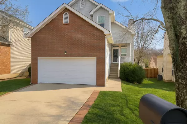 2004 Lassiter Dr, Goodlettsville, TN 37072