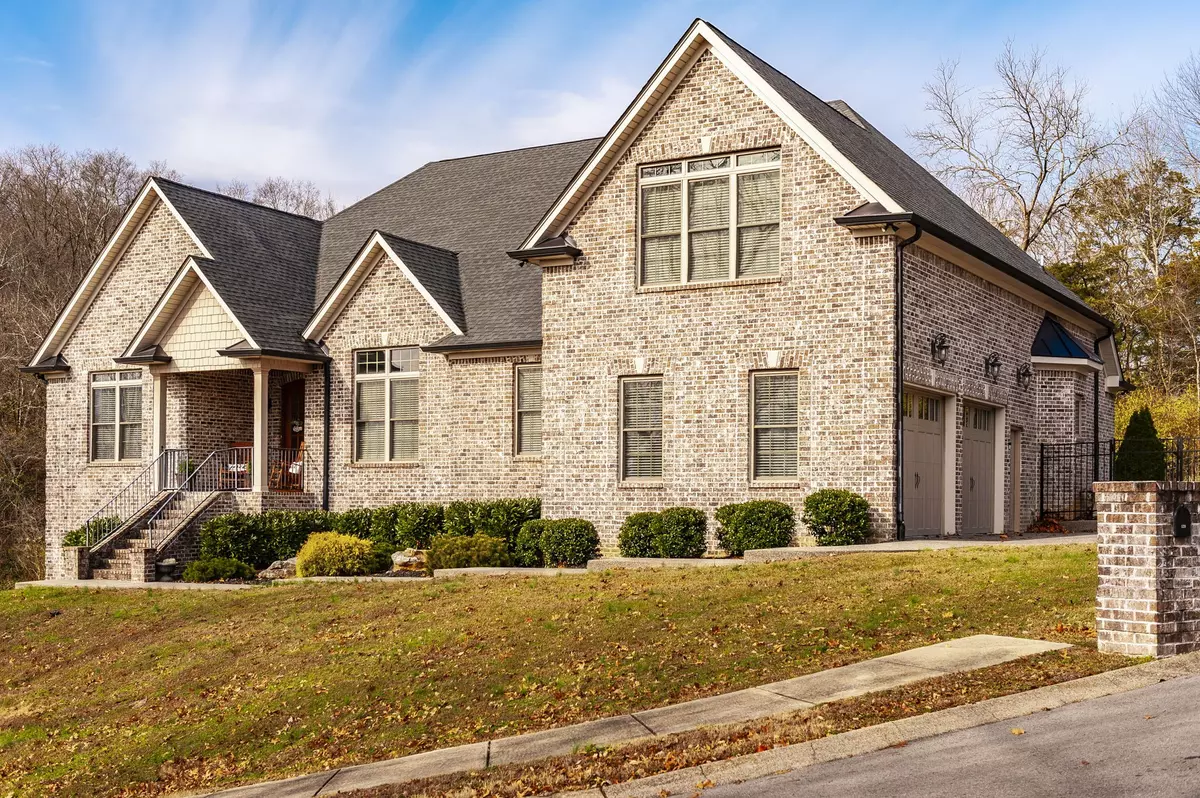 Hendersonville, TN 37075,120 Spy Glass Way