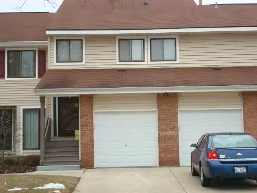 1054 Hidden Lake DR, Buffalo Grove, IL 60089