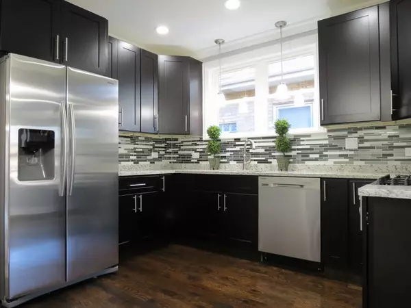 Elmwood Park, IL 60707,7936 W Cressett DR