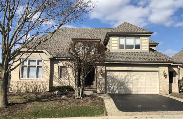 520 Vintage DR, Lake In The Hills, IL 60156