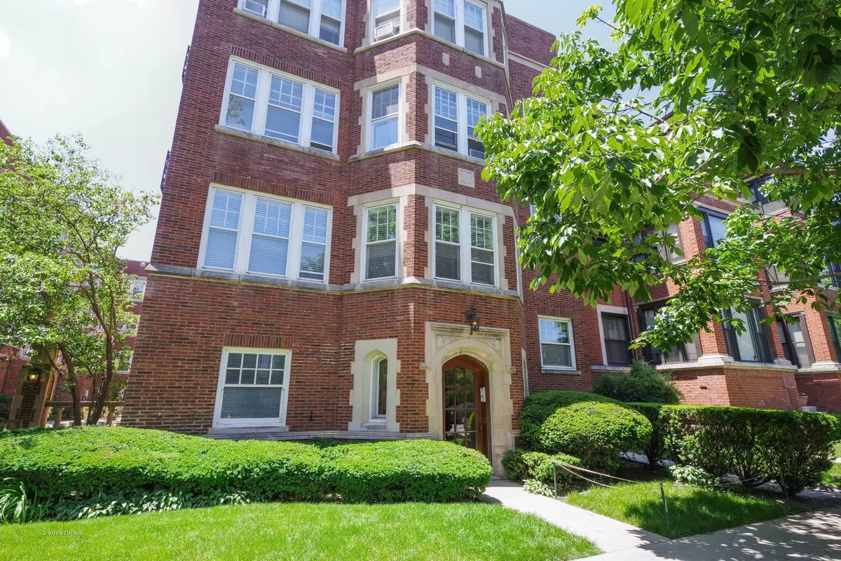 Evanston, IL 60202,740 Hinman AVE #1