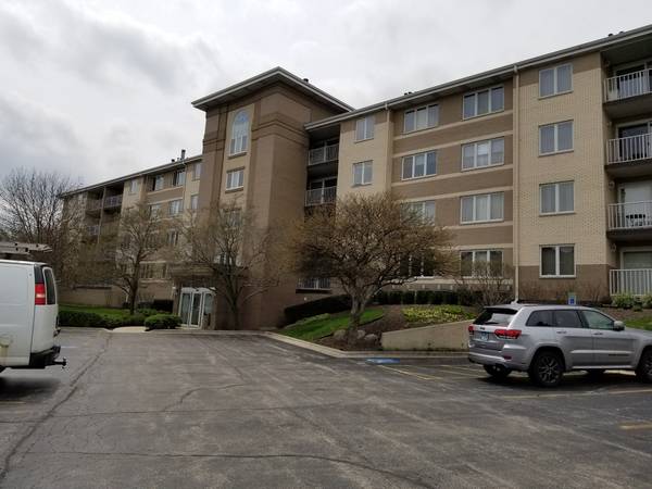 480 E Montrose AVE #101, Wood Dale, IL 60191