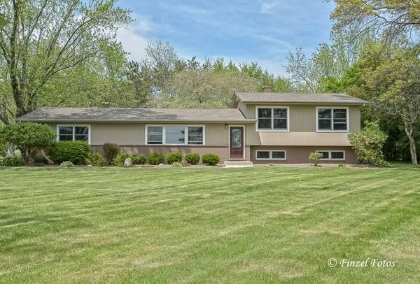 7814 W Hillside RD, Crystal Lake, IL 60012