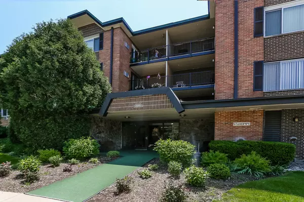 Arlington Heights, IL 60005,1217 S Old Wilke RD #RD102