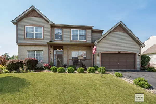 357 Mallard LN, Sugar Grove, IL 60554