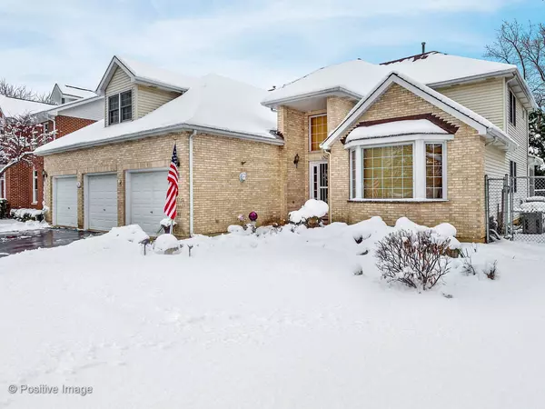 1N285 Evergreen AVE, Glen Ellyn, IL 60137