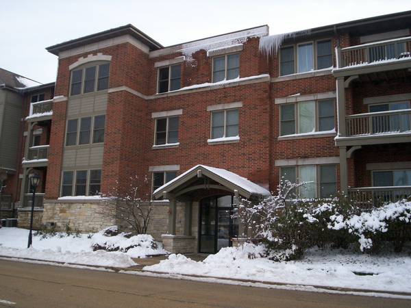 271 E Railroad AVE #105, Bartlett, IL 60103