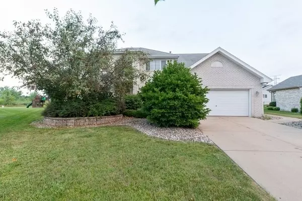 1926 Faith CT, Lynwood, IL 60411