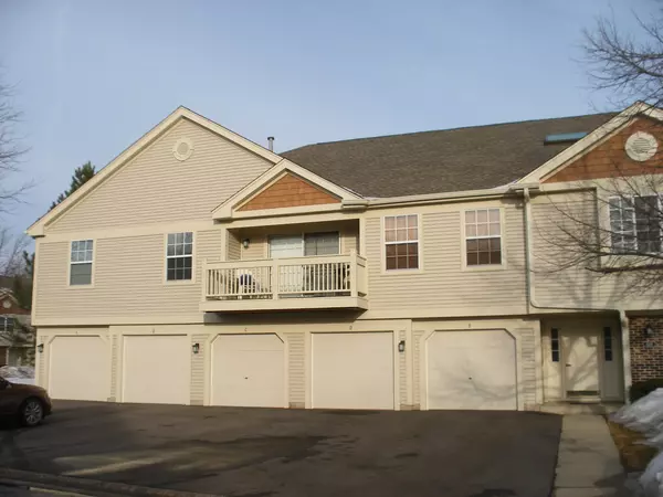 1257 Ballantrae PL #E, Mundelein, IL 60060