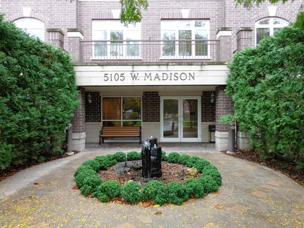 Skokie, IL 60077,5105 Madison ST #306