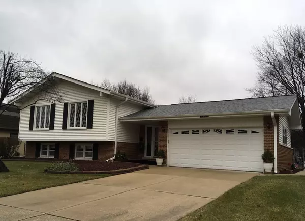 18W067 71st ST, Darien, IL 60561