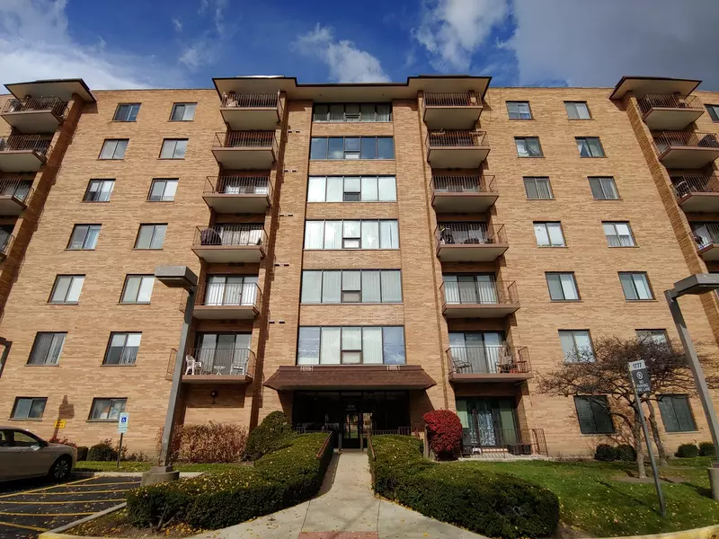 1777 W Crystal LN #206, Mount Prospect, IL 60056