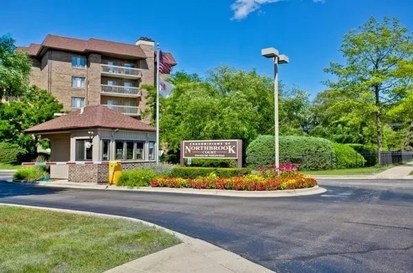 1280 Rudolph DR #2M, Northbrook, IL 60062