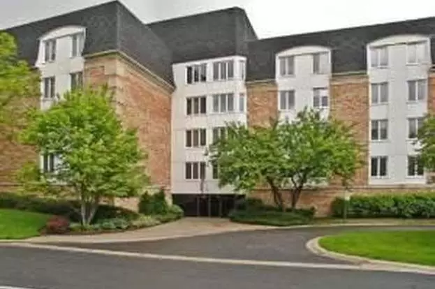 200 Lake BLVD #407, Buffalo Grove, IL 60089