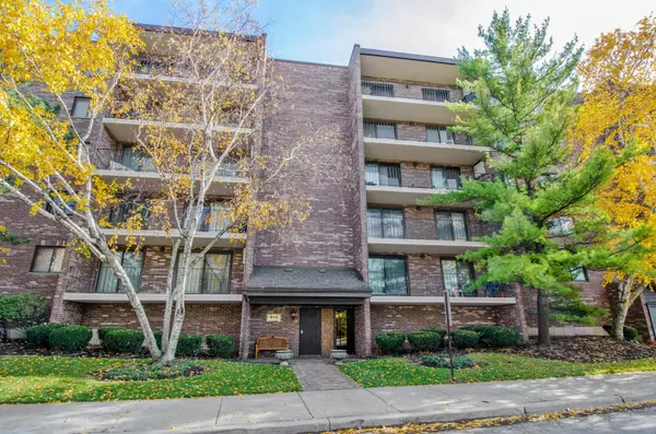 555 Graceland AVE #401, Des Plaines, IL 60016