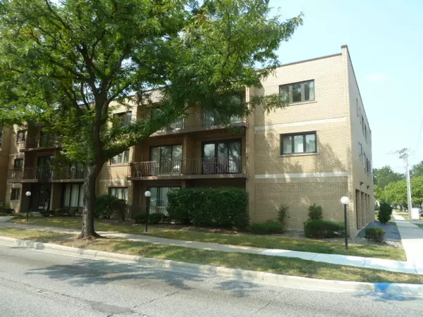 Oak Lawn, IL 60453,10002 S Pulaski RD #108